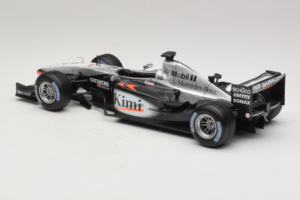 McLaren MP4-20 #9 K. Raikkonen F1 2005 Hot Wheels 1:18 H2286 Métal Moulé — image 5 sur 6