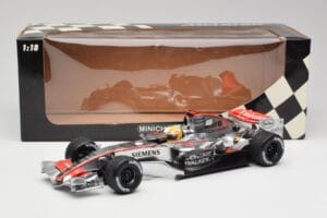 McLaren MP4-21 L. Hamilton Silverstone Test 2006 Minichamps 1:18 530061884 Métal Moulé — image 6 sur 6