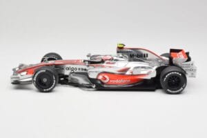 McLaren MP4-22 #2 L. Hamilton Canadian GP Winner 2007 Minichamps 1:18 530071822 Métal Moulé — image 3 sur 6