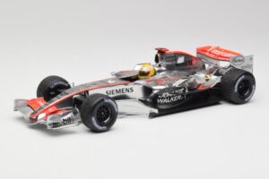 McLaren MP4-25 Mercedes #2 L. Hamilton Showcar 2010 Minichamps 1:18 110100006-R1 Métal Moulé