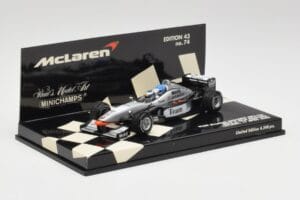 McLaren MP4/98T 2-Seater M. Hakkinen / E. Hakkinen F1 2000 Minichamps 1:43 530984378 Métal Moulé — image 2 sur 4
