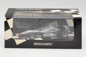 McLaren MP4/98T 2-Seater M. Hakkinen / E. Hakkinen F1 2000 Minichamps 1:43 530984378 Métal Moulé — image 4 sur 4
