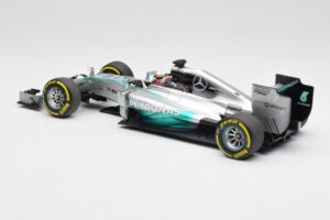 Mercedes AMG Petronas W05 #44 L. Hamilton F1 World Champion 2014 Minichamps 1:18 186140044 Métal Moulé — image 5 sur 7