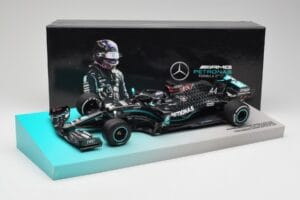 Mercedes AMG Petronas W11 #44 L. Hamilton Winner British GP 2020 Minichamps 1:18 113200444 Métal Moulé — image 7 sur 7