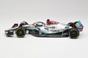 Mercedes AMG W13 E Performance Petronas #63 G. Russell Miami GP 2022 Minichamps 1:18 110220563 Métal Moulé — image 3 sur 7