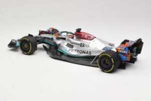 Mercedes AMG W13 E Performance Petronas #63 G. Russell Miami GP 2022 Minichamps 1:18 110220563 Métal Moulé — image 5 sur 7