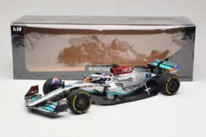 Mercedes AMG W13 E Performance Petronas #63 G. Russell Miami GP 2022 Minichamps 1:18 110220563 Métal Moulé — image 7 sur 7