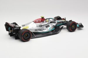 Mercedes AMG W13 E Performance Petronas #44 L. Hamilton Spanish GP 2022 Minichamps 1:18 110220044 Métal Moulé — image 2 sur 7