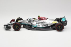 Mercedes AMG W13 E Performance Petronas #44 L. Hamilton Spanish GP 2022 Minichamps 1:18 110220044 Métal Moulé — image 3 sur 7