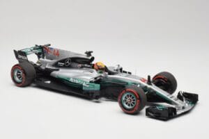 Mercedes AMG W08 EQ Power+ Petronas #44 L. Hamilton F1 World Champion 2017 Minichamps 1:18 186170044 Résine — image 4 sur 7
