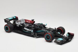 Mercedes AMG W12 Petronas #44 L. Hamilton Spanish GP 100th Pole 2021 Minichamps 1:18 110210444 Résine — image 4 sur 7