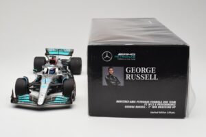 Mercedes AMG W13 E Performance Petronas #63 G. Russell Brazilian GP 1st Win 2022 Minichamps 1:18 110222163 Résine — image 6 sur 7