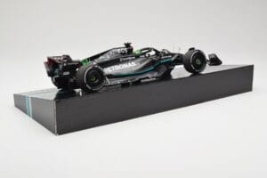 Mercedes AMG W14 E Performance Petronas #63 G. Russell Bahrain GP 2023 Minichamps 1:18 113230163 Résine — image 3 sur 7