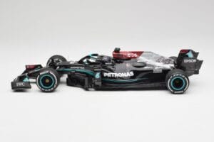 Mercedes AMG W12 #44 L. Hamilton Bahrain GP 2021 Minichamps 1:18 110210144 Métal Moulé — image 3 sur 7