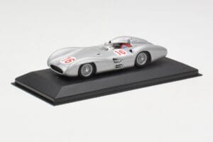 Mercedes W196 Streamliner #16 J.M. Fangio GP Italy Winner 1954 Minichamps 1:43 432543016 Métal Moulé — image 2 sur 4