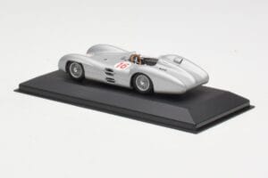 Mercedes W196 Streamliner #16 J.M. Fangio GP Italy Winner 1954 Minichamps 1:43 432543016 Métal Moulé — image 3 sur 4