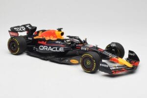 Oracle Red Bull Racing RB18 #1 M. Verstappen Winner Italian GP 2022 Minichamps 1:18 110221601 Métal Moulé — image 4 sur 7