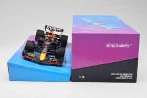 Red Bull Racing RB18 #1 M. Verstappen Winner Miami GP 2022 Minichamps 1:18 113220501 Métal Moulé — image 6 sur 7