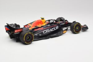 Oracle Red Bull Racing RB18 #11 S. Perez Abu Dhabi GP 2022 Minichamps 1:18 110222211 Métal Moulé — image 2 sur 7