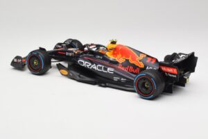 Oracle Red Bull Racing RB18 #11 S. Perez Monaco GP Winner Rain Tyre Version 2022 Minichamps 1:18 110222711 Métal Moulé — image 5 sur 7
