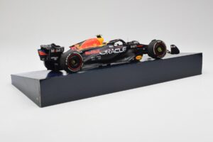 Red Bull Racing RB19 #11 S. Perez Winner Saudi Arabian GP 2023 Minichamps 1:18 113230111 Métal Moulé — image 3 sur 6