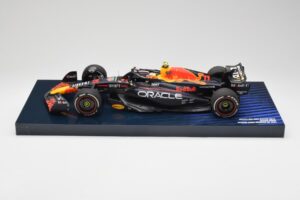 Red Bull Racing RB19 #11 S. Perez Winner Saudi Arabian GP 2023 Minichamps 1:18 113230111 Métal Moulé