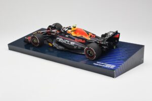 Red Bull Racing RB19 #11 S. Perez Winner Saudi Arabian GP 2023 Minichamps 1:18 113230111 Métal Moulé — image 5 sur 6