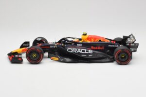 Red Bull Racing RB20 #11 S. Perez Bahrain GP 2024 Minichamps 1:18 110240111 Métal Moulé — image 3 sur 7