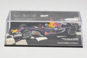 Red Bull Racing D. Coulthard Showcar 2005 Minichamps 1:43 400050084 Métal Moulé — image 5 sur 5