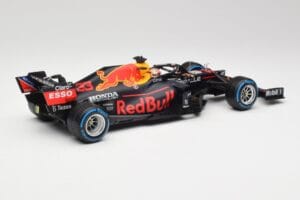 Red Bull Racing Honda RB16B #33 M. Verstappen Turkish GP 2nd Place 2021 Minichamps 1:18 110211633 Métal Moulé — image 2 sur 7