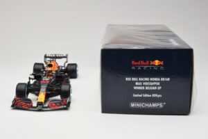 Red Bull Racing Honda RB16B #33 M. Verstappen Belgian GP Winner 2021 Minichamps 1:18 110211333 Résine — image 6 sur 7