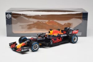 Red Bull Racing Honda RB16B #33 M. Verstappen Belgian GP Winner 2021 Minichamps 1:18 110211333 Résine — image 7 sur 7