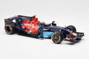 Red Bull Racing RB6 #6 M. Webber F1 Showcar 2010 Minichamps 1:18 150100076 Métal Moulé — image 4 sur 6