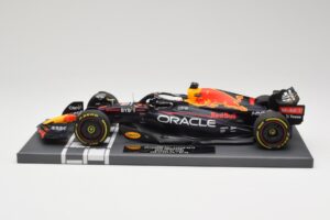 Oracle Red Bull Racing RB18 #33 M. Verstappen Belgian GP 2022 Minichamps 1:18 113221401 Résine