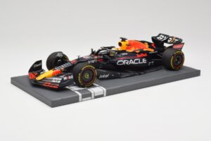 Oracle Red Bull Racing RB18 #33 M. Verstappen Mexican GP 2022 Minichamps 1:18 113222001 Résine — image 2 sur 7