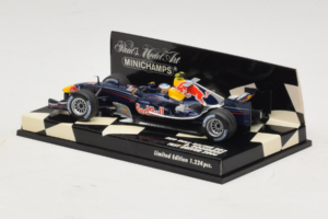 Red Bull Racing RB2 R. Doornbos Test Driver F1 2006 Minichamps 1:43 400060037 Métal Moulé — image 3 sur 5