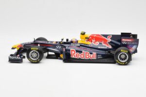 Red Bull Racing RB7 #2 M. Webber Showcar F1 2011 Minichamps 1:18 110110072 Métal Moulé — image 3 sur 6
