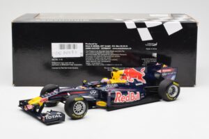 Red Bull Racing RB7 #2 M. Webber Showcar F1 2011 Minichamps 1:18 110110072 Métal Moulé — image 6 sur 6