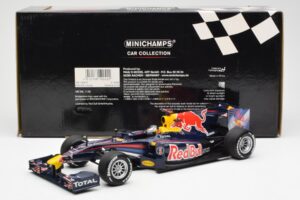 Red Bull Racing Renault RB5 #5 S. Vettel Showcar 2010 Minichamps 1:18 153100175 Métal Moulé — image 6 sur 6