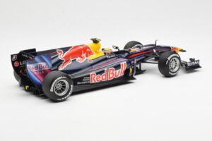 Red Bull Racing Renault RB6 #6 M. Webber F1 2010 Minichamps 1:18 110100006 Métal Moulé — image 2 sur 6