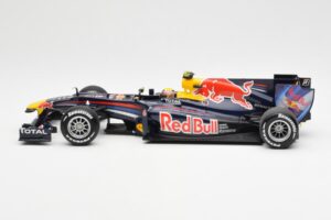 Red Bull Racing Renault RB6 #6 M. Webber F1 2010 Minichamps 1:18 110100006 Métal Moulé — image 3 sur 6
