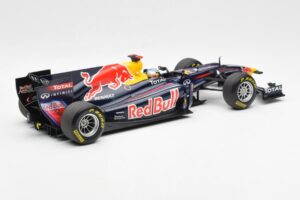 Red Bull Racing Renault RB6 #5 S. Vettel F1 World Champion 2010 Minichamps 1:18 110100005 Métal Moulé — image 2 sur 6
