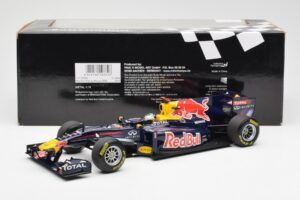 Red Bull Racing Renault RB6 #5 S. Vettel F1 World Champion 2010 Minichamps 1:18 110100005 Métal Moulé — image 6 sur 6
