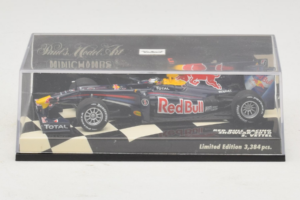 Red Bull Racing RB6 S. Vettel F1 Showcar 2010 Minichamps 1:43 400100075 Métal Moulé — image 5 sur 5