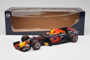 Red Bull Racing RB13 Tag Heuer #33 M. Verstappen Australian GP 2017 Minichamps 1:18 110170033 Résine — image 7 sur 7