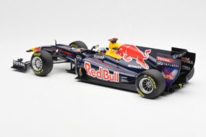 Red Bull Racing Renault RB7 #1 S. Vettel F1 World Champion Showcar 2011 Minichamps 1:18 113110271 Métal Moulé — image 5 sur 6