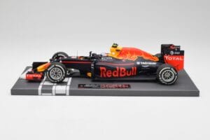 Red Bull RB12 #33 M. Verstappen Spain GP Winner 2016 Minichamps 1:18 117160333 Métal Moulé
