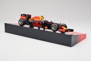 Red Bull RB12 #33 M. Verstappen Spain GP Winner 2016 Minichamps 1:18 147160533 Métal Moulé — image 4 sur 6