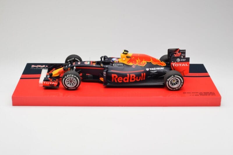 Red Bull RB12 #33 M. Verstappen Spain GP Winner 2016 Minichamps 1:18 147160533 Métal Moulé