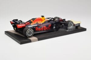 Red Bull RB16 #33 M. Verstappen Abu Dhabi GP Winner 2020 Minichamps 1:18 113201733 Métal Moulé — image 3 sur 6